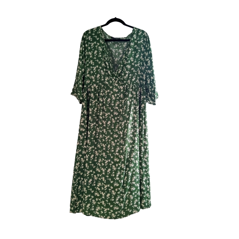 NWOT Bloomchic Midi Ditsy Flowers Dress Size 14-16